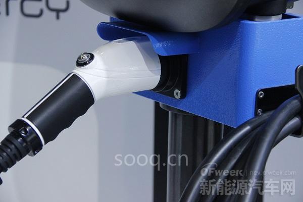 车和家李想：增程式电动车或许是解决充电焦虑的最佳途径